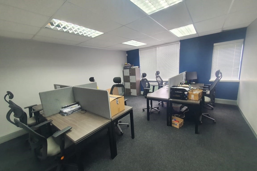 To Let commercial Property for Rent in Newton Park Eastern Cape